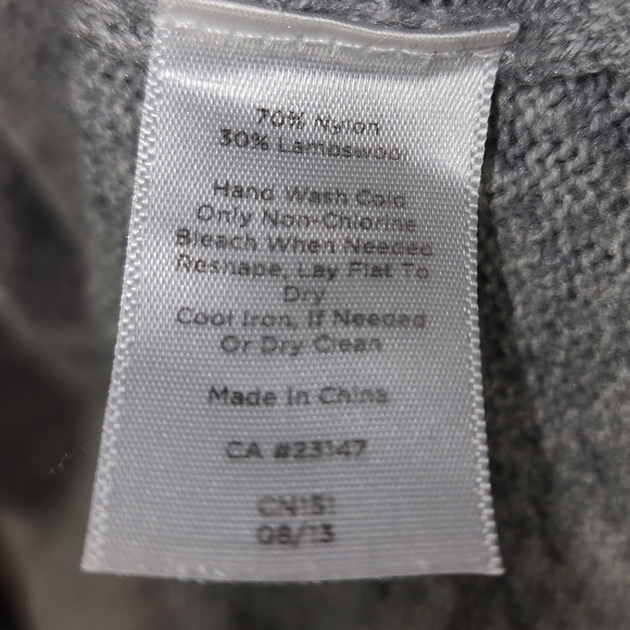 Talbots Gray Knit Wool Blend Medium Petite Long Sleeve Pullover Sweater - Picture 3 of 5
